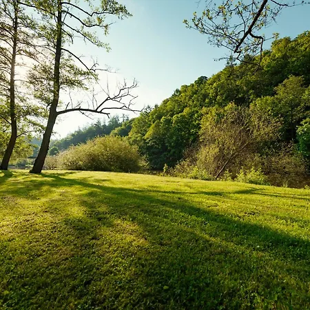 Hotel Ostende - U řeky Chocerady