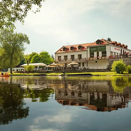Ostende - U řeky Hotel