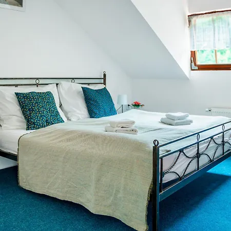 Hotel Ostende - U řeky 3*