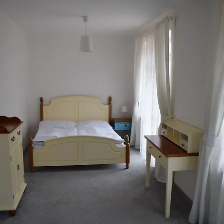 Szálloda Ostende - U Reky