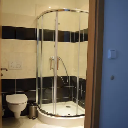 Hotel Ostende - U řeky 3*