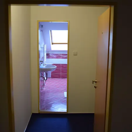 Ostende - U řeky 3* Chocerady